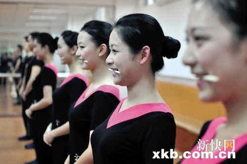 仪态万千，服务盛会——空姐专业礼仪赋能大运会服务