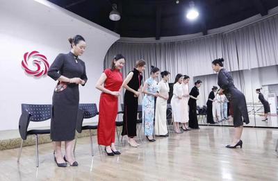 北京礼仪培训行业探秘 如何选择优质机构与入行指南